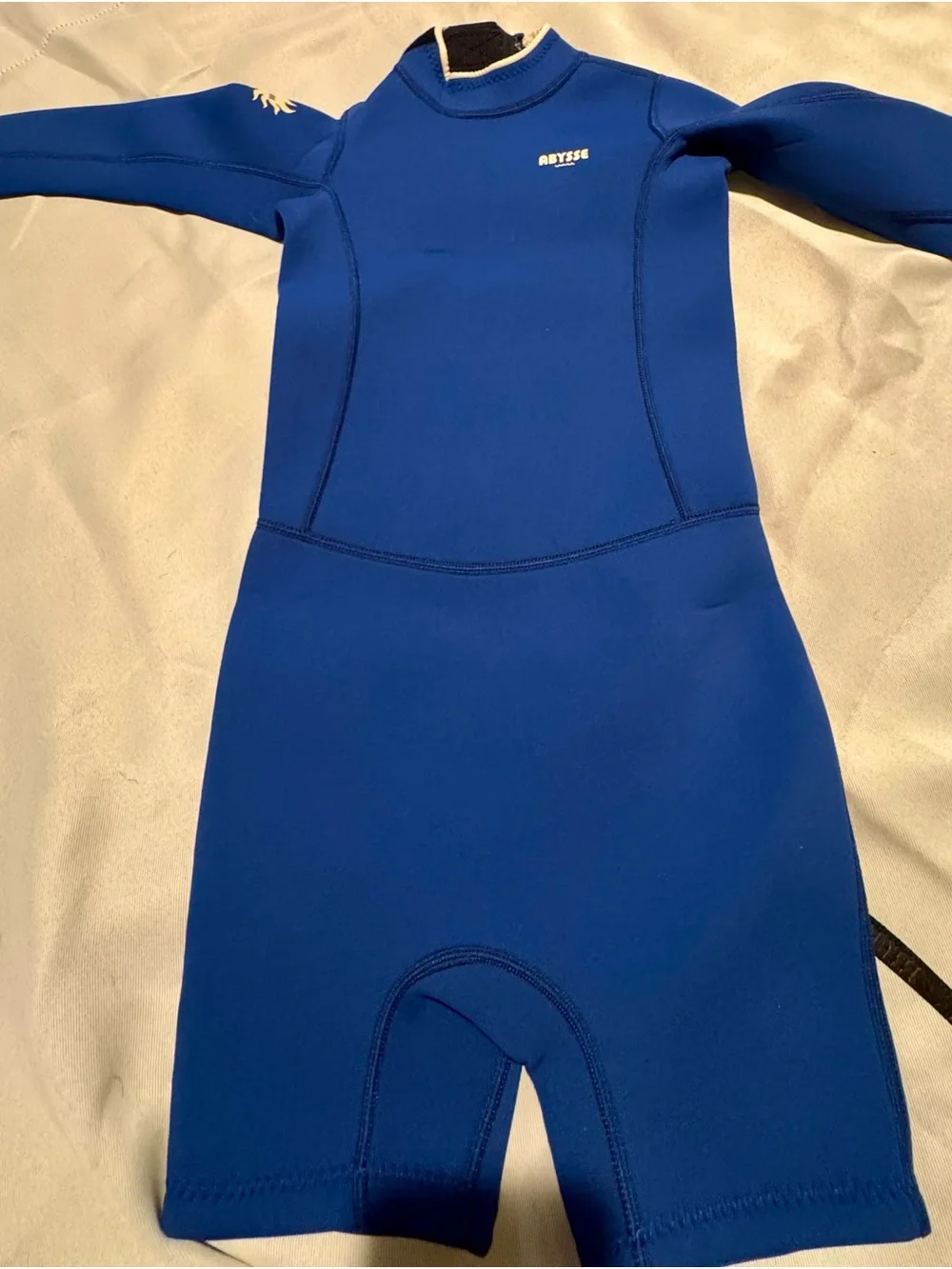 ABYSSE Shorty Wetsuit MINI- Royal Blue - kid - brand new. Size 8